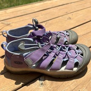 Keen Newport Big Kids 5 Purple